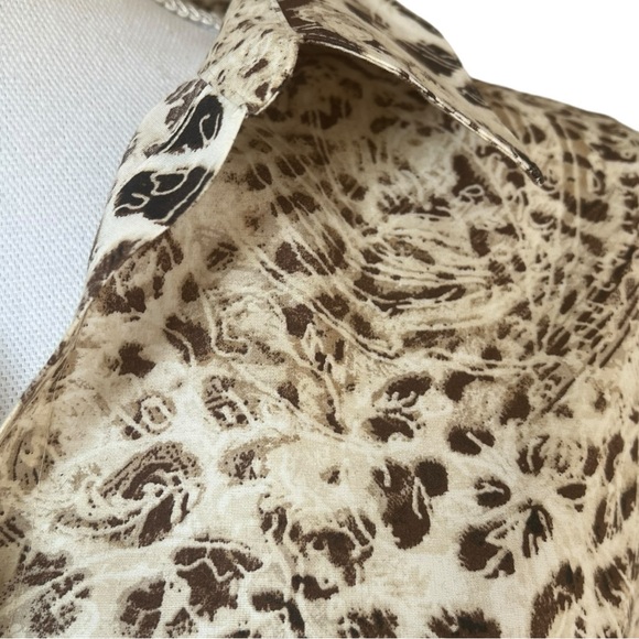 🐆CHICO No Iron Animal Print Pattern Blouse Sz Chico 0 - Picture 7 of 14